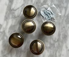 5x Antique Brass Style Knobs