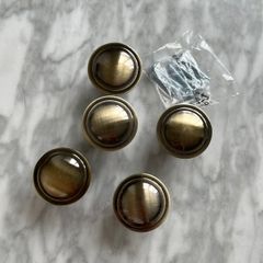 5x Antique Brass Style Knobs
