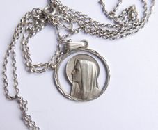 Antique Sterling Silver Catholic Saint Miraculous Mary Lourdes religious pendant and Necklace length 24" - 5,5g