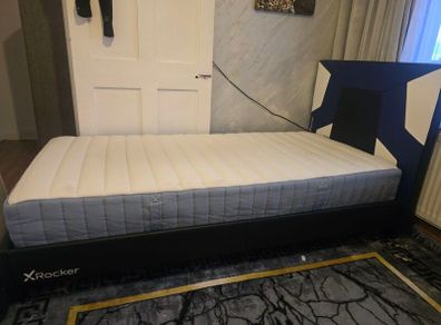 Rocker single bed