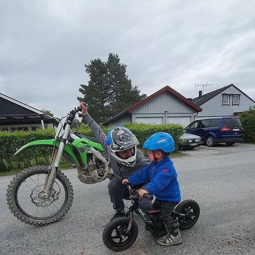 Revvi 12 Inch Lithium-ion 24v Kids Electric Balance Bike 2-6 Years