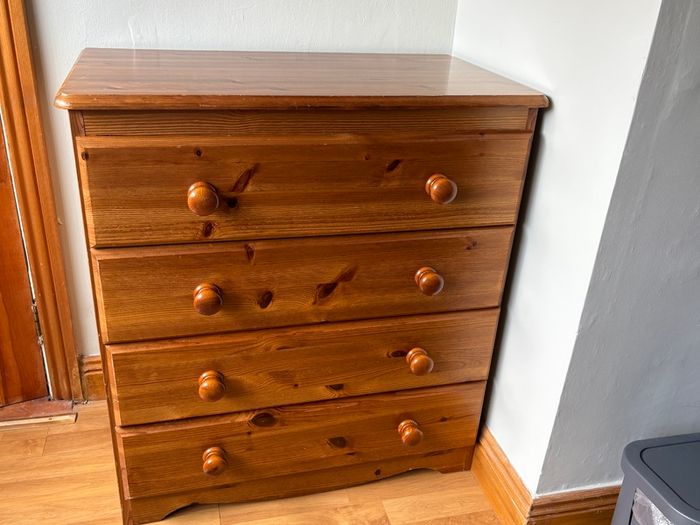 Chest of drawers