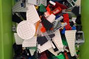 Lego classic space assorted pieces (see photos)