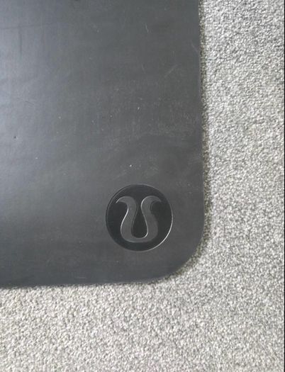 Lululemon yoga mat (black)