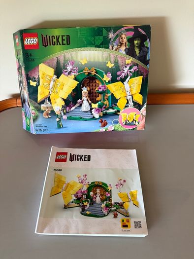 Lego Wicked Glindas Wedding Day venue 75688