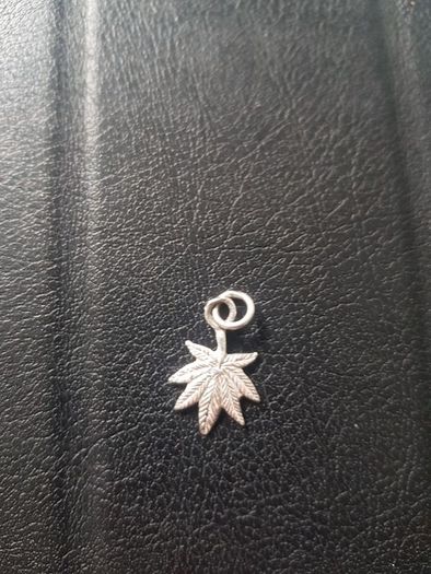 925 silver hemp leaf pendant