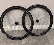Velomann Palladium Carbon deep section wheels & Pirelli P-Zero Race SL