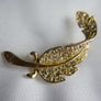 Vintage Pretty Gold toned Leaf Brooch with Rhinestones Image 3