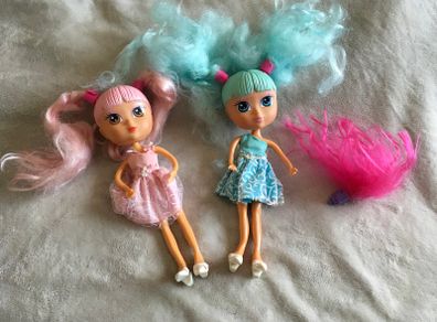 Dolls with removable hairs