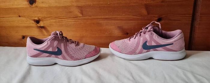 2019 nike revolution 4 pink Size 4.5 eu 37.5 in excellent condition