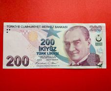 Turkey   200  Lira  2003  Pick  227   ( Uncirculated )