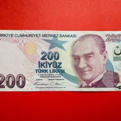 Turkey   200  Lira  2003  Pick  227   ( Uncirculated )