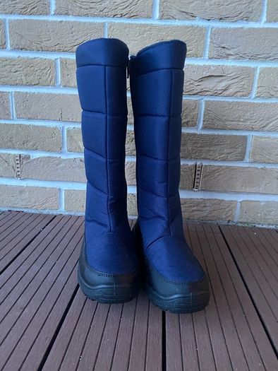 Snow boots