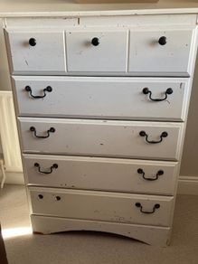 Chest of drawers (free)