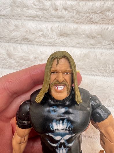 WWE Jakks 2003 Ruthless Aggression TRIPLE H Wrestling Action Figure Used Left hand is too loose  or probably broken something sounds inside like a rattle Please see photos
