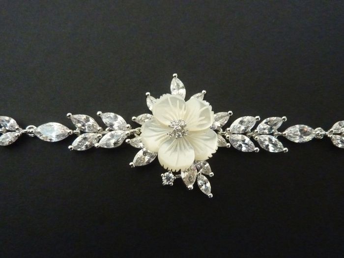 Vintage Style Wedding Bridal Lucite Flower Silver Bracelet