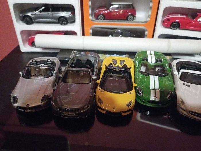 5 Diecast Models - ROADSTERS