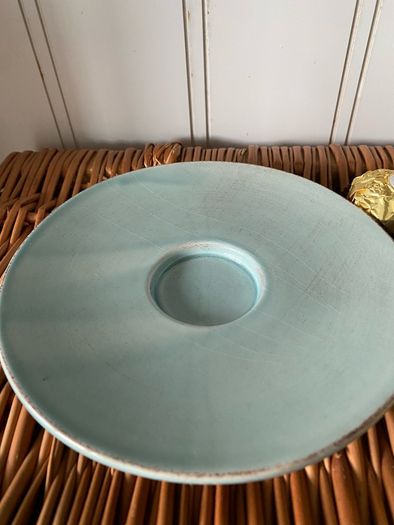 coffee cups & saucers