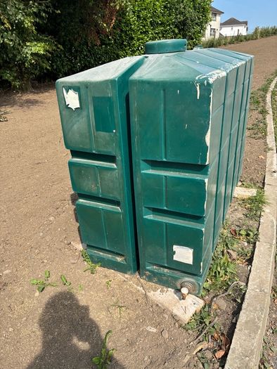 Oil tank with oil in it