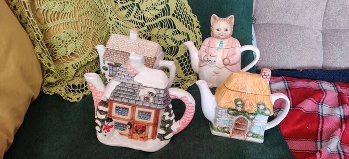Cottage House teapots