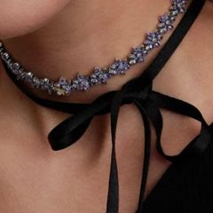 Pandora Bridgerton Herbarium & Bee Choker   New