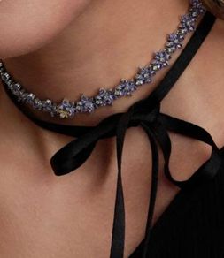 Pandora Bridgerton Herbarium & Bee Choker   New