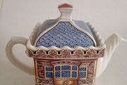 Vintage Sadler Ceramic Teapot