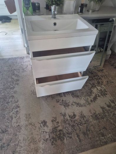 Bathroom vanity units with sink
