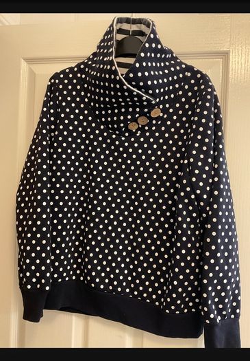 HAILYS polka dot high neck sweatshirt with wooden buttons (navy and white) size l