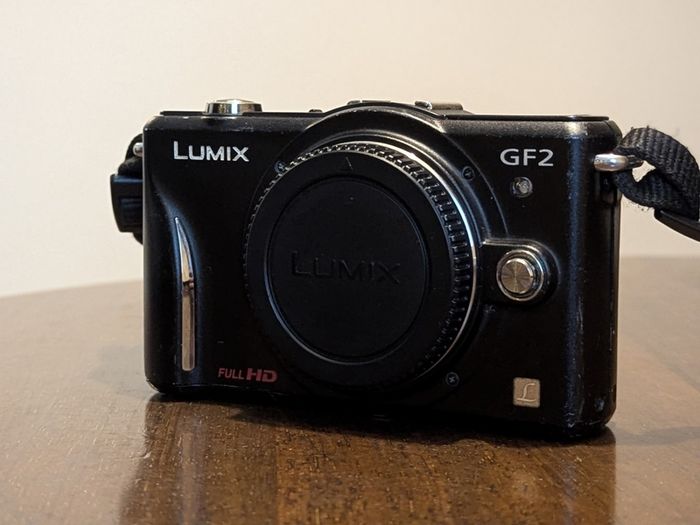 Panasonic Lumix GF2 Compact Mirrorless Camera MFT M43 (Olympus PEN like pl3 pm1)