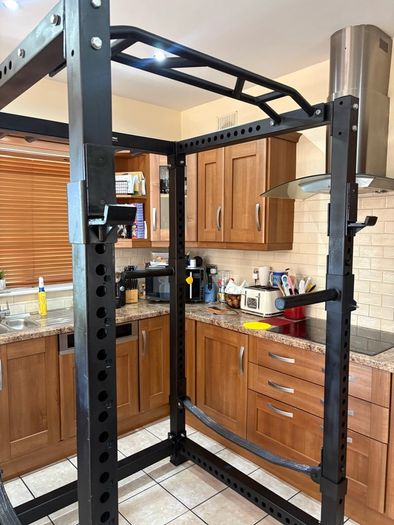 550KG RATED  Branded Heavy Gauge Steel Full Pro Power Rack!!!