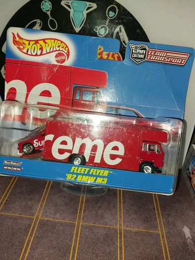 Supreme x Hot Wheels Fleet Flyer + '92 BMW M3, a highly sought-after collaboration released during Supreme's Spring/Summer 2019 season. Also Single loose Truck