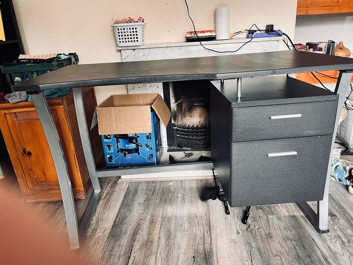 Free desk