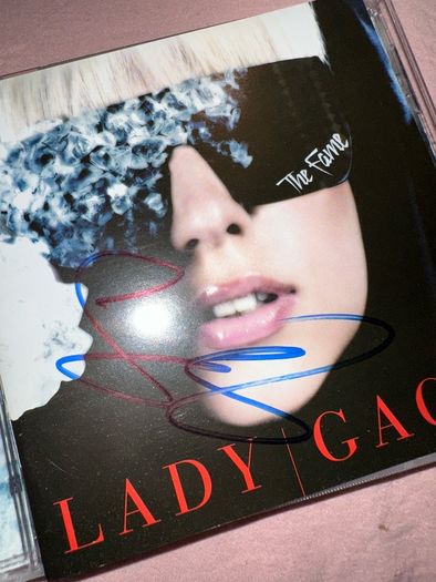 Lady Gaga - The Fame - Signed CD