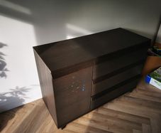 Chest of drawers