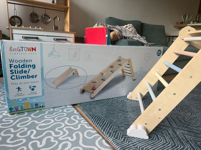 Little town wooden folding slide