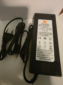 Kukirin G4, the original battery charger .