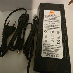 Kukirin G4, the original battery charger .