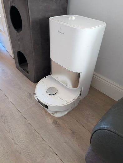 Dreame l10s ultra robot vacuum and floor wash with auto-empty station and spares