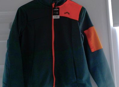 NEW Womens zip up Jacket. Size MEDIUM 6 euro