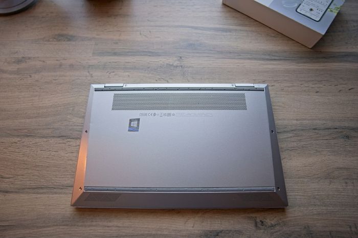 HP EliteBook x360 1030 G8 + HP Active Pen G3