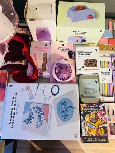 secret santa present pack value 100 euro