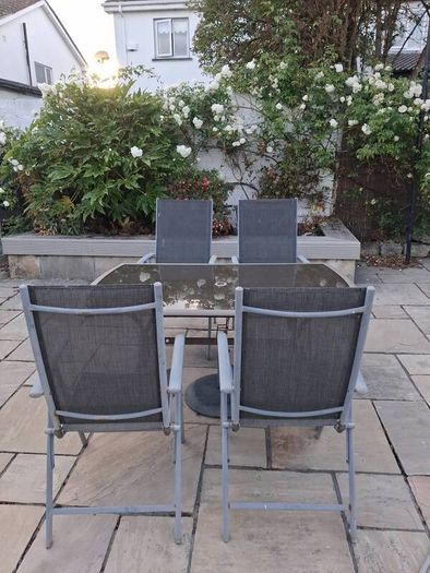 table and chairs