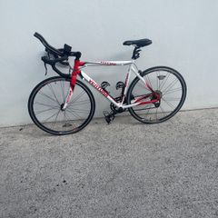 Vitesse Ventura Red and White
