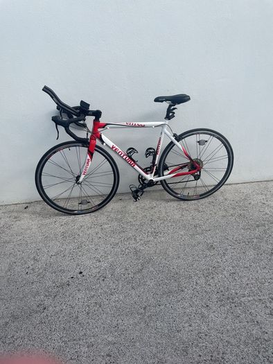 Vitesse Ventura Red and White