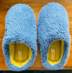 Blue fuzzy slippers UK1 Eur 33