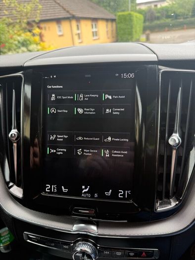 Volvo XC60 - Automatic - R Design- D4 - AWD