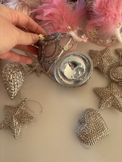 christmas tree decorations