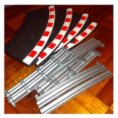 Scalextric: 4x Radius 2 Inner Borders + Barriers (black r2)