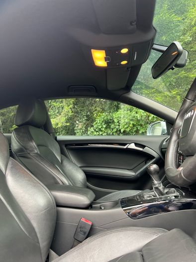 Breaking audi a5 8t caha llq ly7g s line 2009 2.0